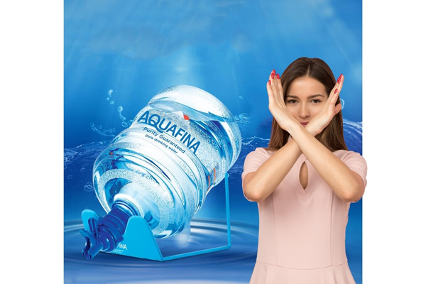 Vì Sao Nhiều Người Nhầm Lẫn “Nước Aquafina Có Vòi”?